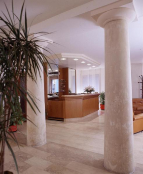  Albergo Alla Campana  Тьене